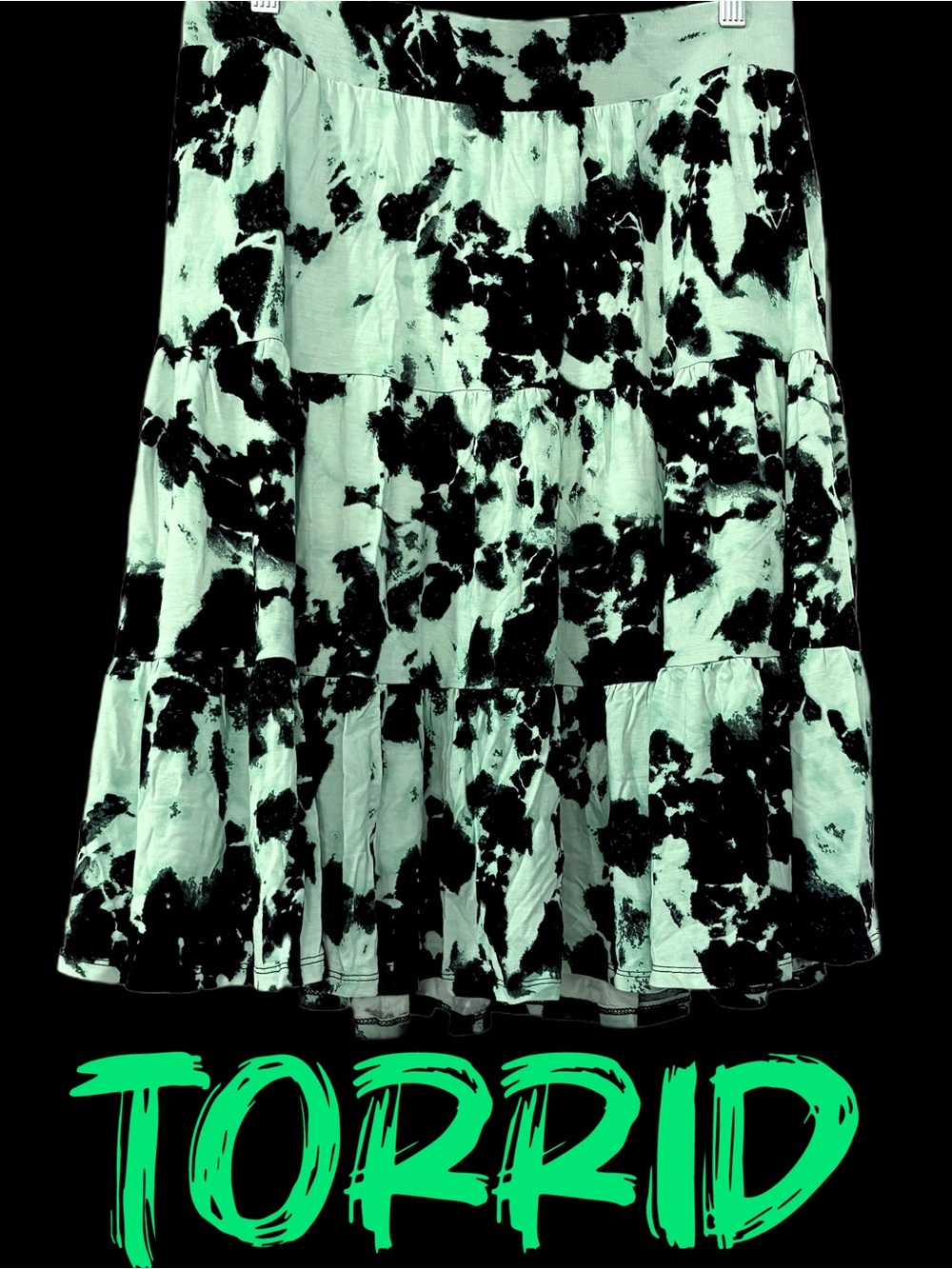 Torrid Mint Green and Black Stretchy Soft Tie-Dye Tiered Skirt with Pockets
